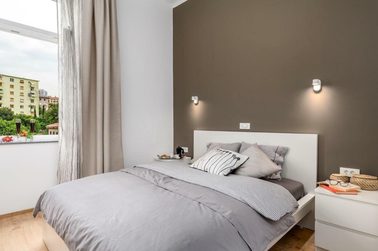 Apartman Deark Apartment Rijeka Ngoại thất bức ảnh