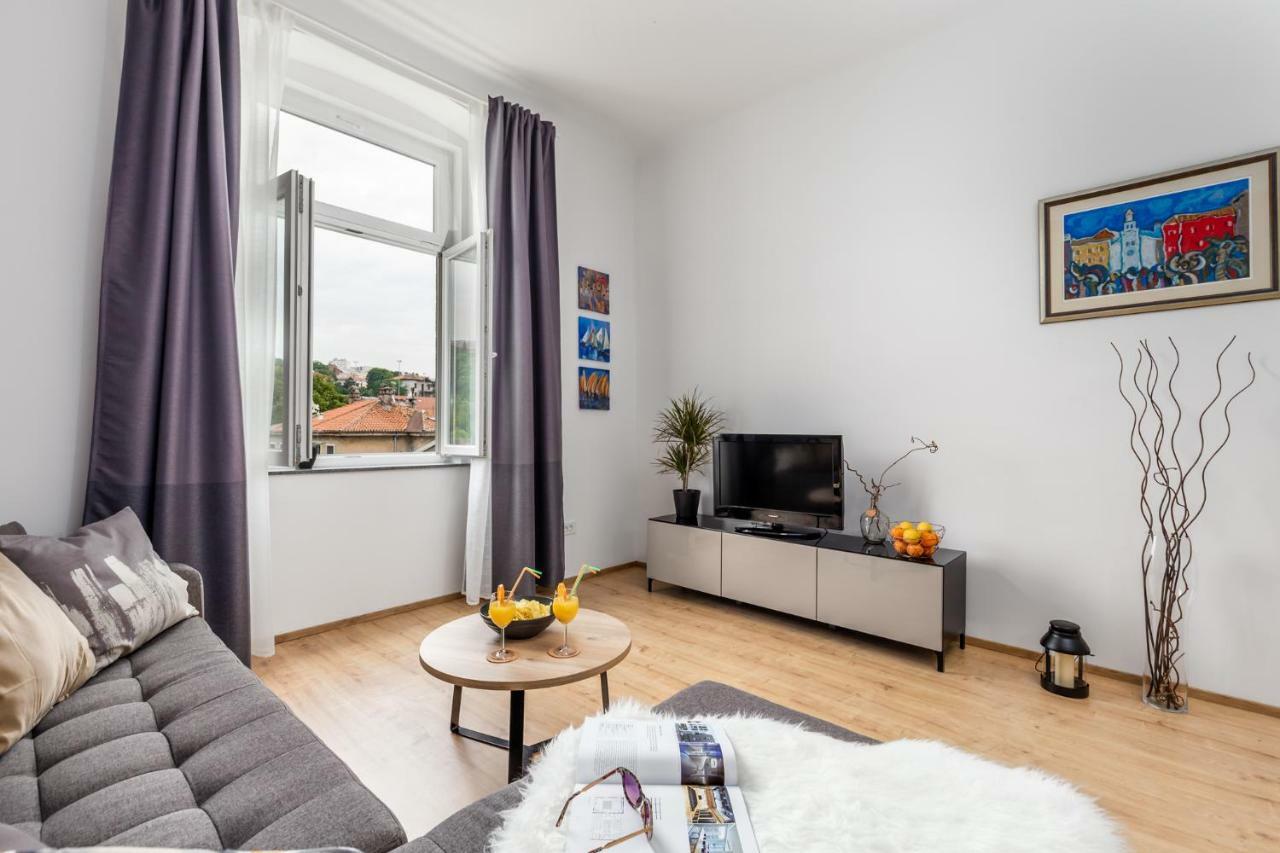Apartman Deark Apartment Rijeka Ngoại thất bức ảnh