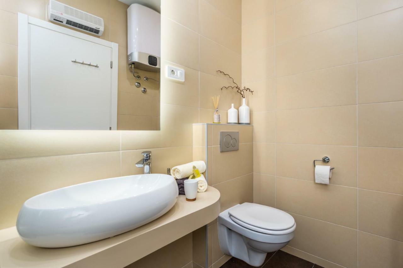 Apartman Deark Apartment Rijeka Ngoại thất bức ảnh