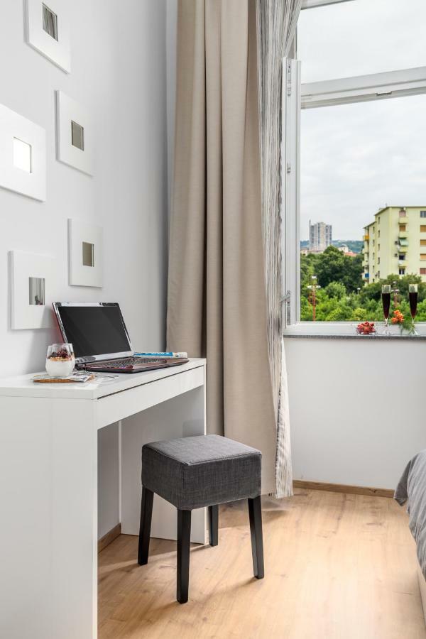 Apartman Deark Apartment Rijeka Ngoại thất bức ảnh