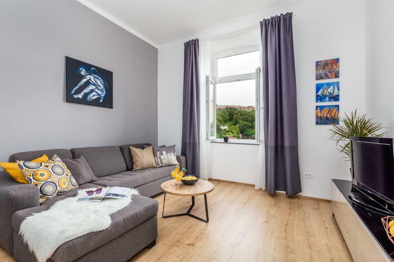 Apartman Deark Apartment Rijeka Ngoại thất bức ảnh