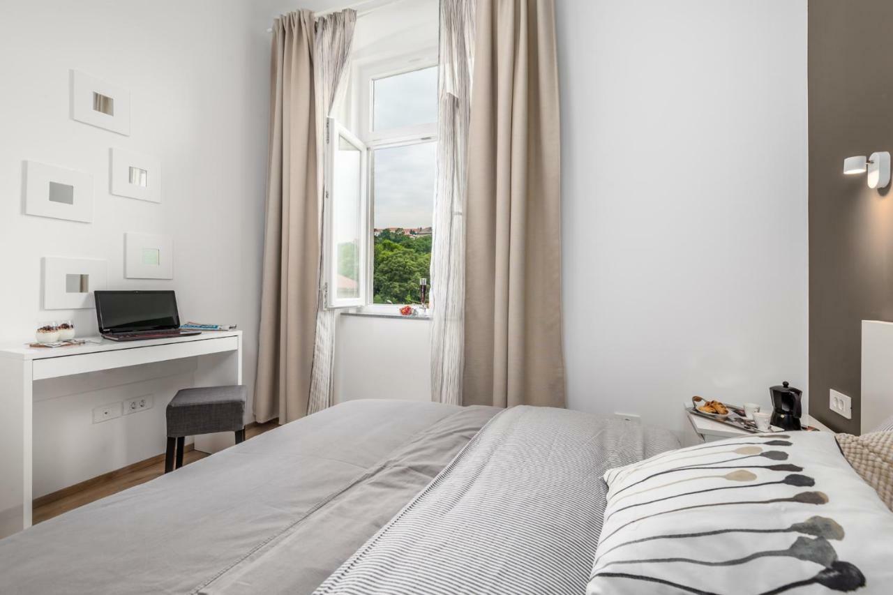 Apartman Deark Apartment Rijeka Ngoại thất bức ảnh